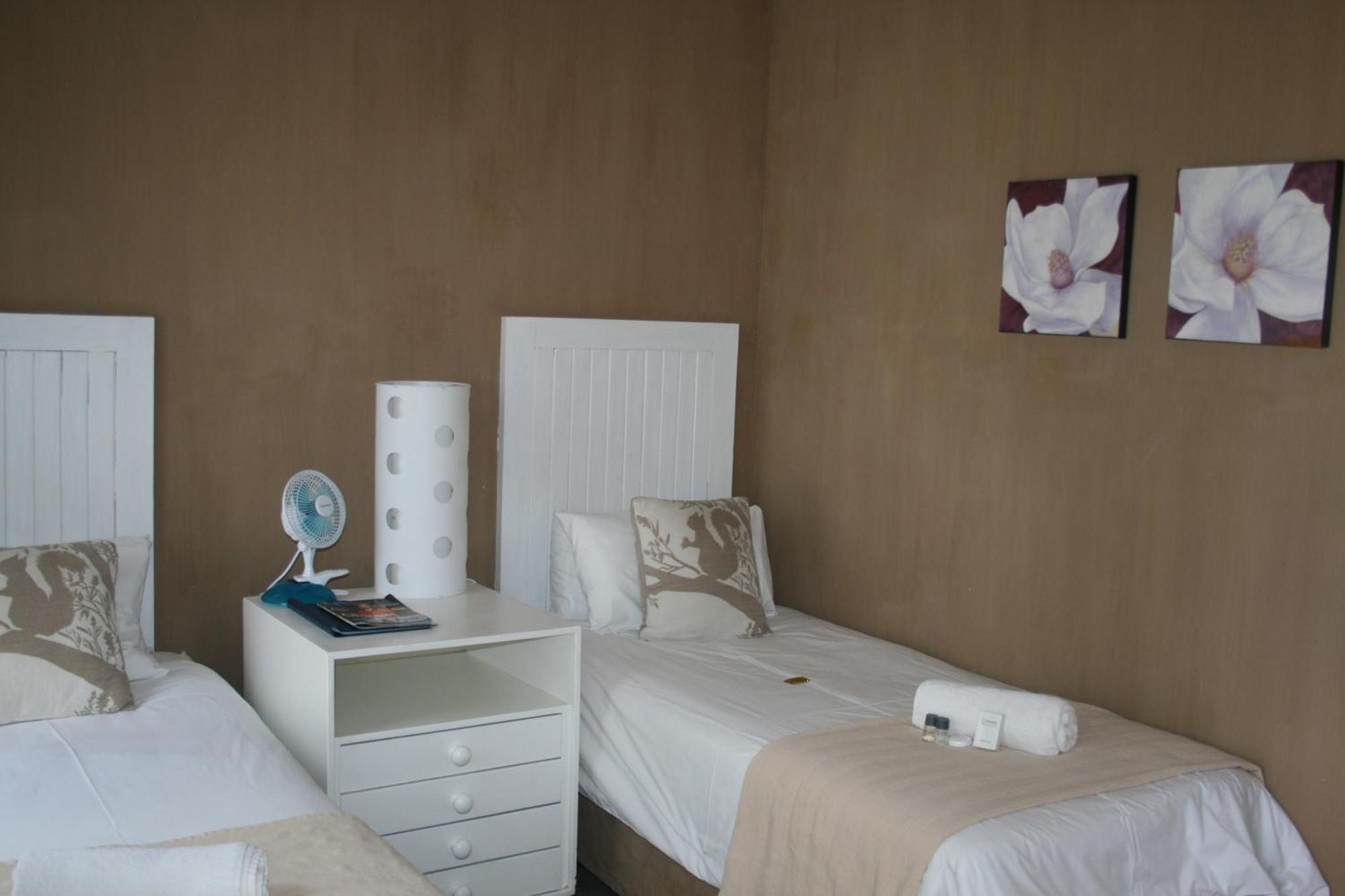 Indigo Moon Guesthouse Lichtenburg Bilik gambar