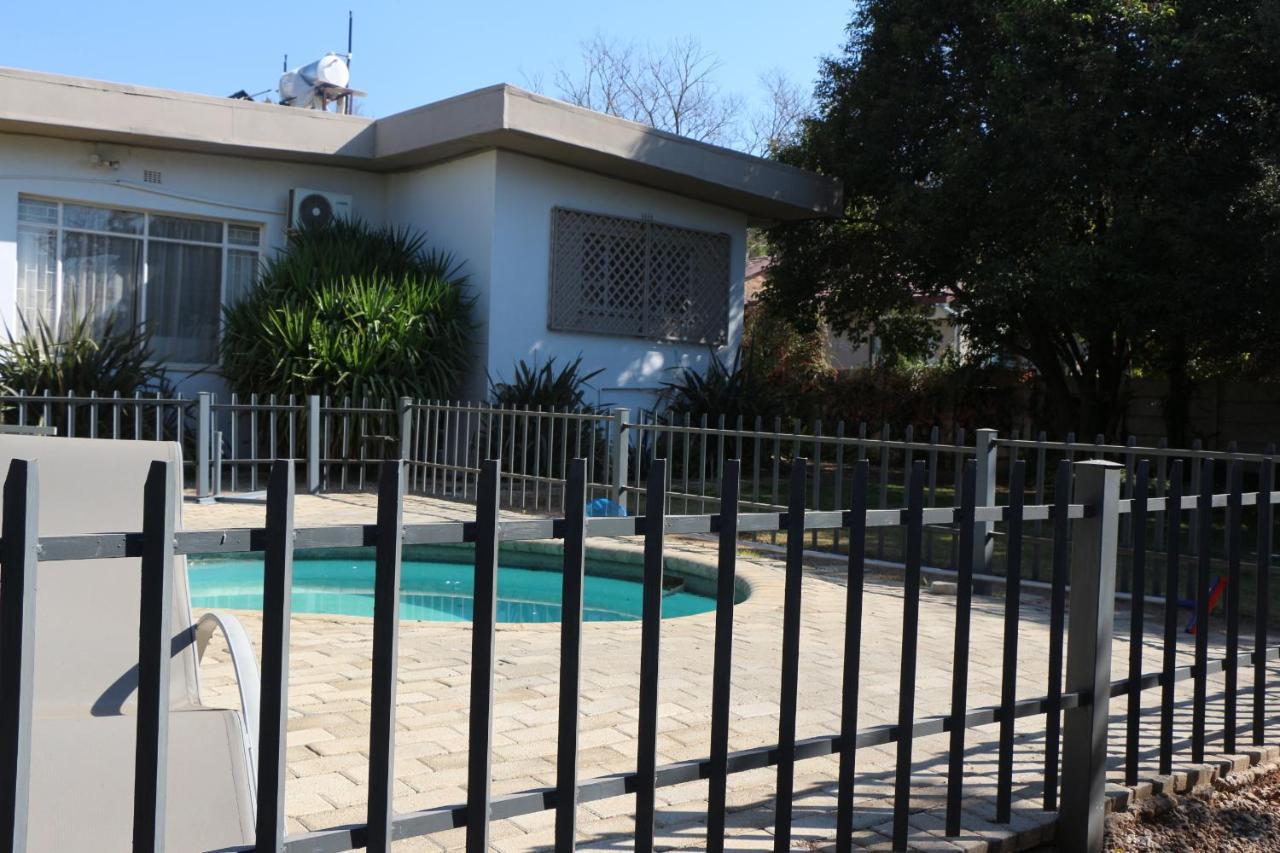 Indigo Moon Guesthouse Lichtenburg Luaran gambar